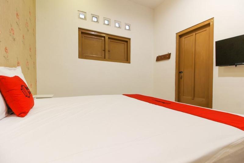 Reddoorz Near Rs Sarjito Yogyakarta Hotel ภายนอก รูปภาพ