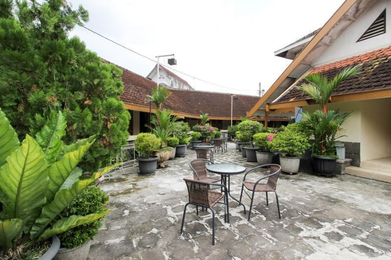 Reddoorz Near Rs Sarjito Yogyakarta Hotel ภายนอก รูปภาพ