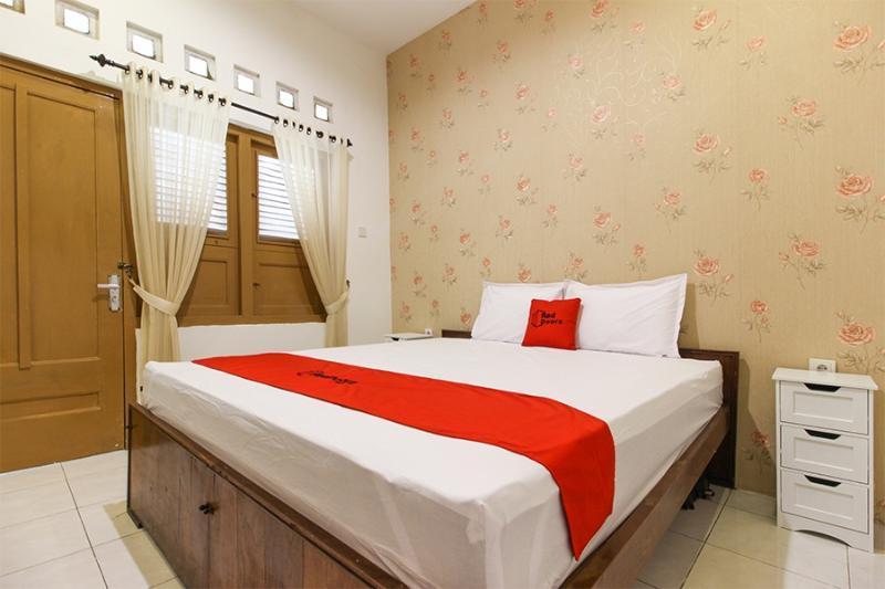 Reddoorz Near Rs Sarjito Yogyakarta Hotel ภายนอก รูปภาพ