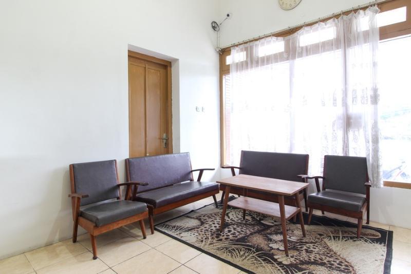 Reddoorz Near Rs Sarjito Yogyakarta Hotel ภายนอก รูปภาพ