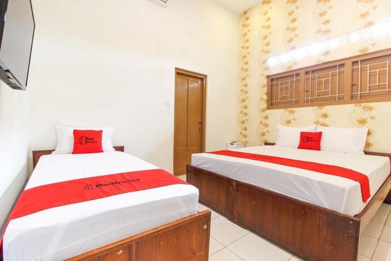 Reddoorz Near Rs Sarjito Yogyakarta Hotel ภายนอก รูปภาพ