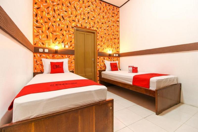 Reddoorz Near Rs Sarjito Yogyakarta Hotel ภายนอก รูปภาพ