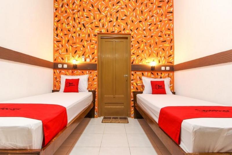 Reddoorz Near Rs Sarjito Yogyakarta Hotel ภายนอก รูปภาพ