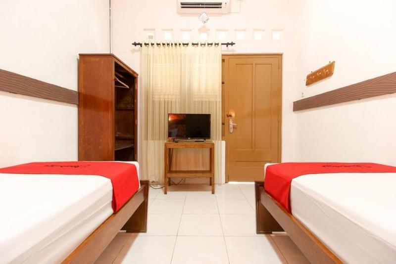 Reddoorz Near Rs Sarjito Yogyakarta Hotel ภายนอก รูปภาพ